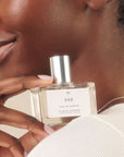 Le Monde Gourmand 000 Eau de Parfum - 1 fl oz (30 ml) - Sandalwood, Bergamot, Water Lily Perfume Notes