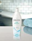 Jergens Daily Moisture Dry Skin Moisturizer, Hand and Body Lotion, with HYDRALUCENCE blend, Silk Proteins, and Citrus Extract, 21 Oz
