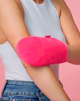 Skinny Tan Pink Velvet Tanning Mitt - Velvety Soft Luxe Texture - Waterproof Lining to Keep Hands Stain Free - Smooth for Flawless Finish - Long-Lasting and Machine Washable - 1 pc Applicator