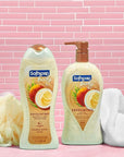 Softsoap Body Wash, Coconut Butter Scrub , Exfoliating Body Wash, 20 Ounce, 4 Pack