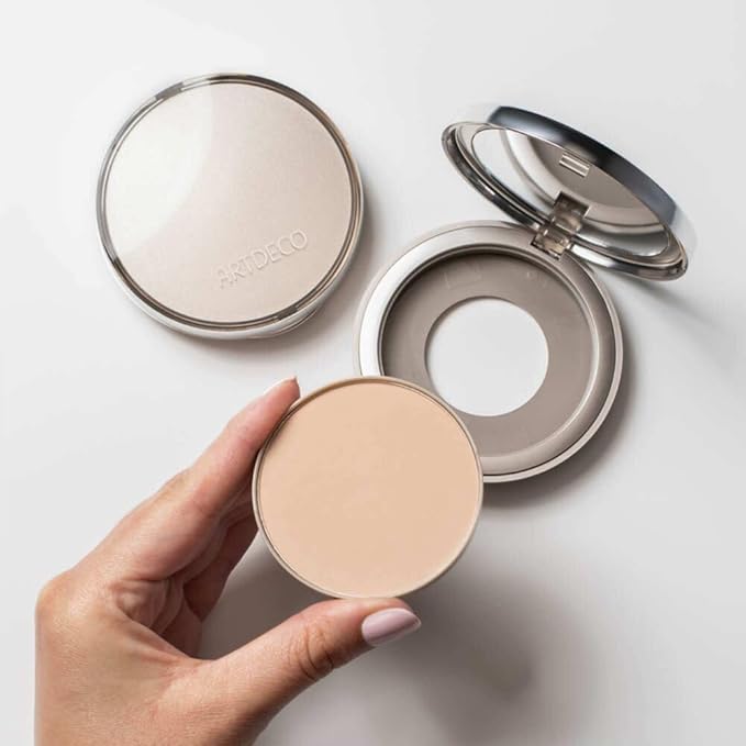 ARTDECO Hydra Mineral Compact Foundation Refill - light - 0. 35 Oz