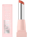 Maybelline Lifter Glaze Oil Balm with Hyaluronic Acid and Hydrating Oil Blend, Lip Balm with 24HRs of Smooth, Moisturizing Shine, Caramel Glow (Sheer Light Brown Nude)