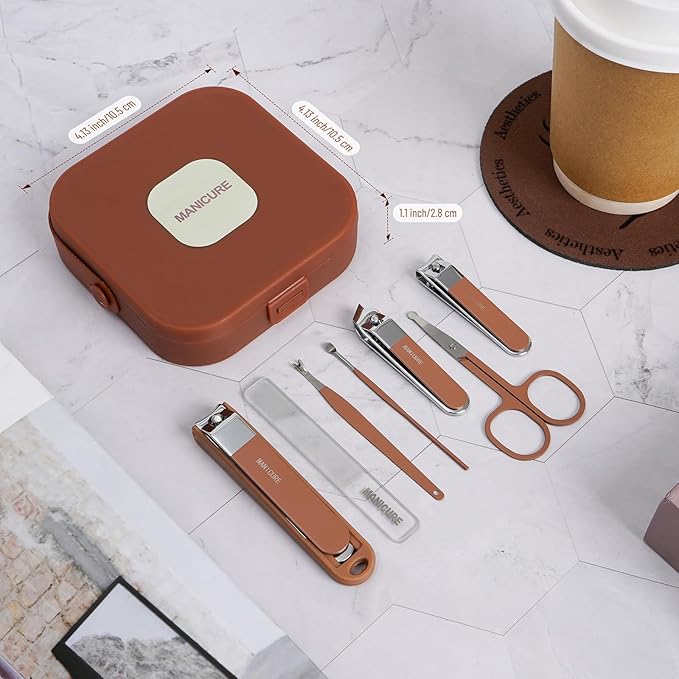 Nail Clippers and Beauty Tool Portable Set, Cuticle Nail Care Tools, 7pcs Stainless Steel Grooming Kit, Suitable for Home, Workplace, Outdoor Travel, Gift Giving, Salon., Beige+Brown