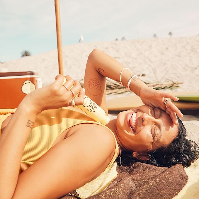 Sun Bum Original SPF 45 Sunscreen Mist - Broad Spectrum Moisturizing Facial Sunscreen Spray with Vitamin E - Hawaii 104 Act Compliant (Made without Octinoxate & Oxybenzone) - Travel Size - 3.4 oz