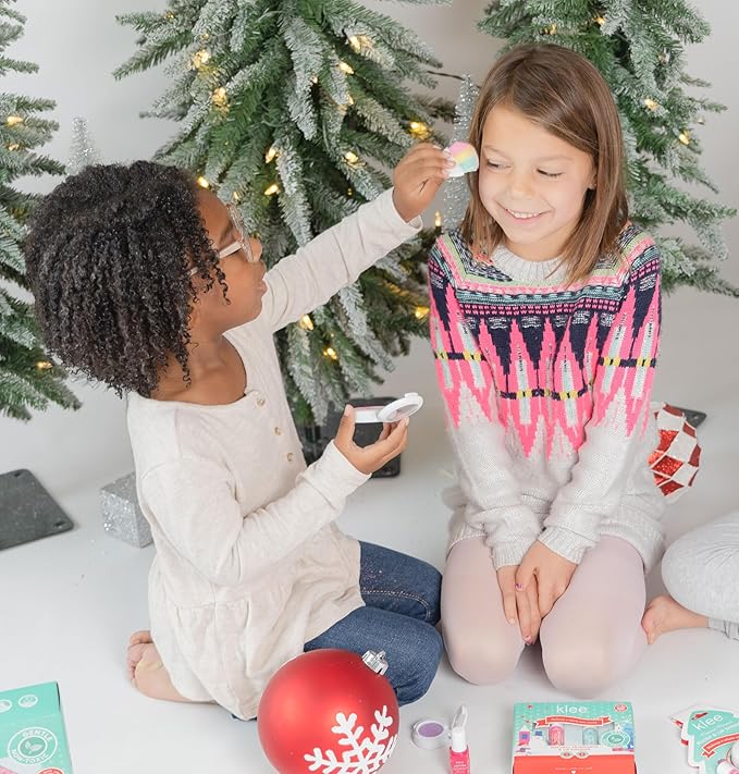 Luna Star Klee Deluxe Holiday Makeup Kit for Kids, Tweens and Teens. Non-Toxic and Kid-Friendly. Made in USA. (Holly Cuddles)