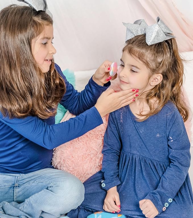 Luna Star Klee Deluxe Holiday Makeup Kit for Kids, Tweens and Teens. Non-Toxic and Kid-Friendly. Made in USA. (Holly Cuddles)